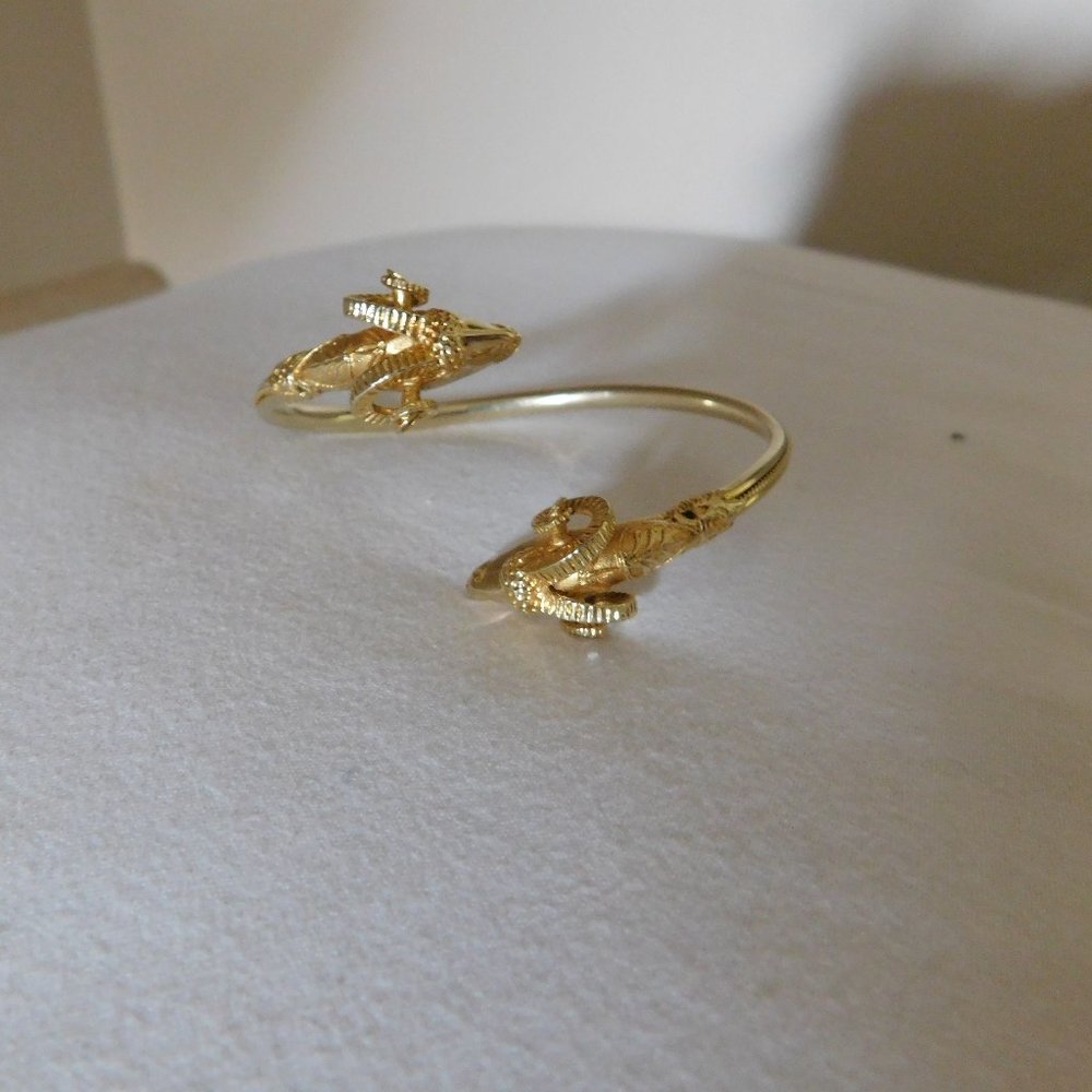 18K gold bangle bracelet